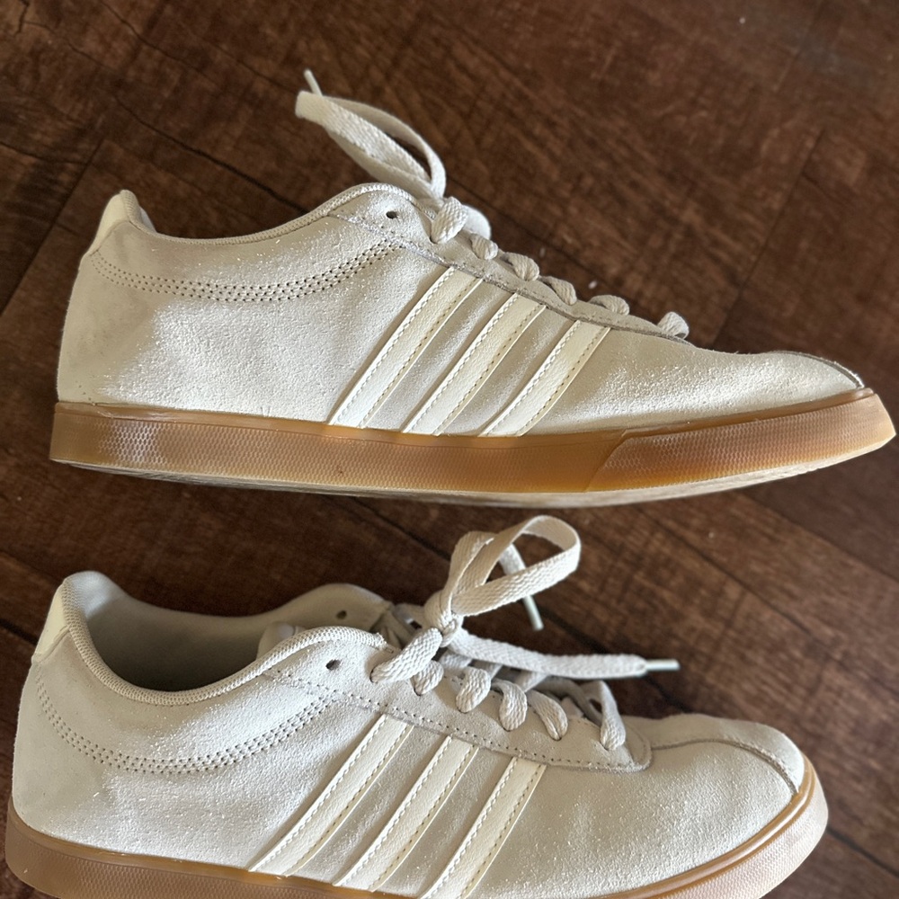 Adidas Women’s 9.5 Orthilite Float Sneakers